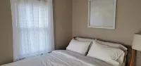 Cute Litte Bungalow in the heart of Lincoln! 에지우드 쇼핑센터 주변 호텔
