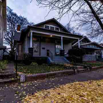 Something to talk about in Haynie's Corner! Walk anywhere, sleeps 6! Hotel Exterior