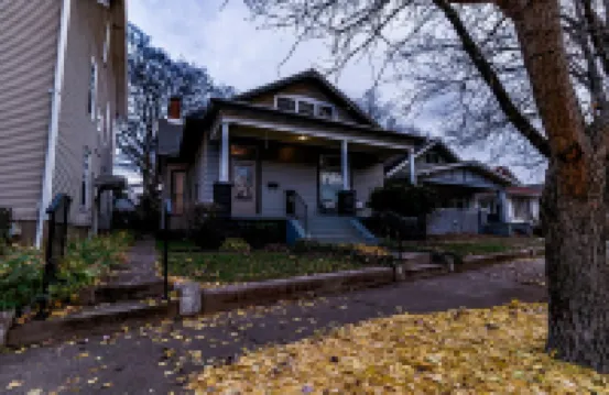 Something to talk about in Haynie's Corner! Walk anywhere, sleeps 6!