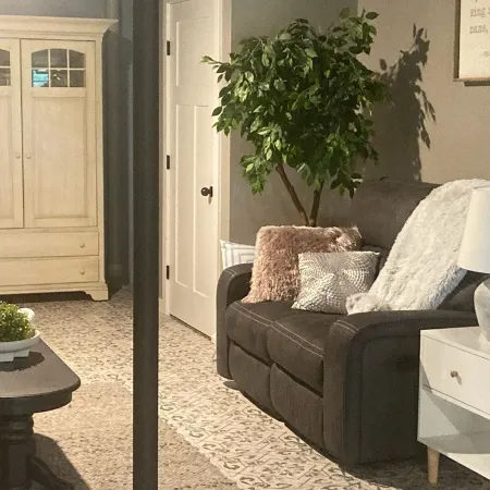 Safe Haven Lake House Basement Suite in Apple Valley Отели в г. Ховард Тауншип