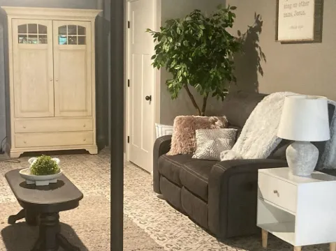 Safe Haven Lake House Basement Suite in Apple Valley Hotels in Howard Township