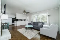 Comfy Eastside Home Close to Downtown Hotels in Wade Hampton