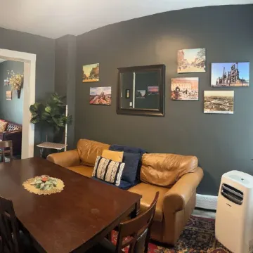 Moravian 5 bedroom townhouse