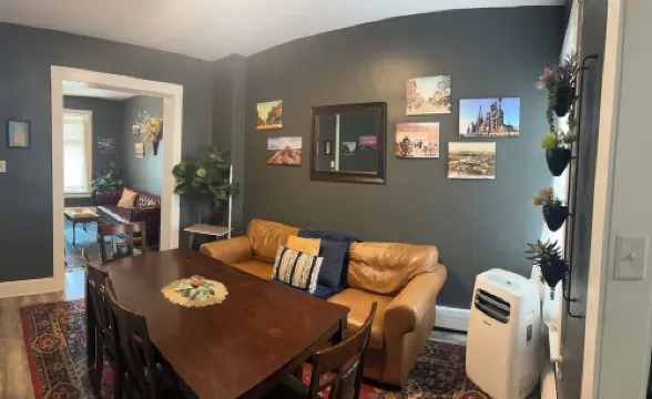 Moravian 5 bedroom townhouse