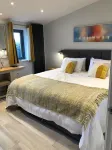 5 minutes from the beach, centraly located, country side views