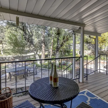 3 Bathrooms! Walk to Dwntwn!
