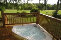 The Royal Suite at The Hatter Cafe and Country InnBreakfast included Các khách sạn ở Mentone