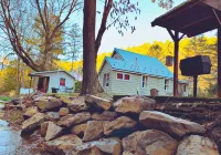 Creekside Cottage Next to Knoebels Amusement Resort. Large Yard, Fire Pit, Patio