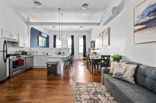 Open space lux studio near EWR - 1 min walk to Prudential