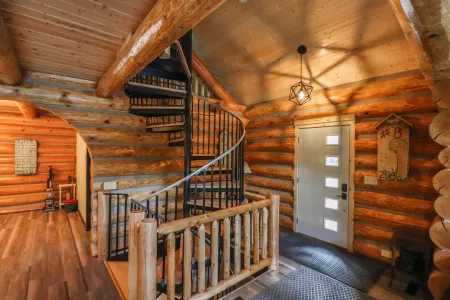 Full Log House Near Golf Course & UTV/Snowmobile Trails