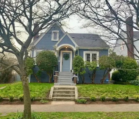 Beautiful Ballard Basement Отели рядом с достопримечательностью «Библиотека Сиэтл Метафисикал»