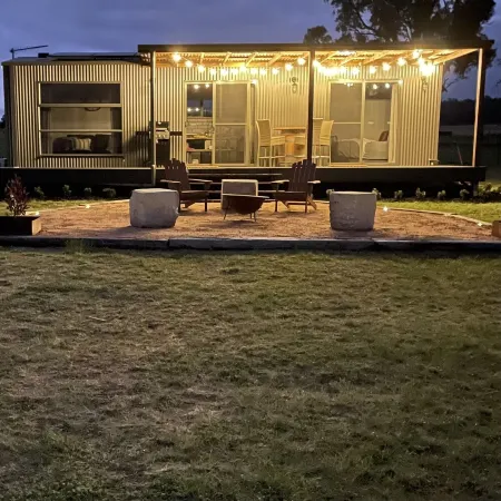 Cozy cottage at Frog Rock, uninterrupted mountain views.