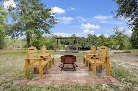 Cypress Landing: Riverfront w/ Private Dock and Beach