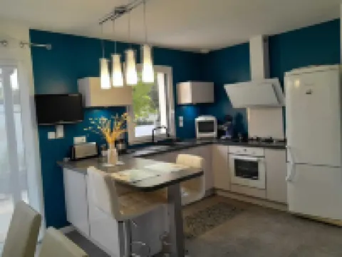 Petite Villa Neuve Toute Équipée Proche du Centre Ville de Longeville sur Mer Hotels in Longeville-Sur-Mer