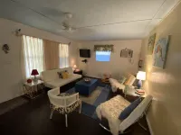 Hackberry House Downtown Bandera, TX Hotels in Bandera