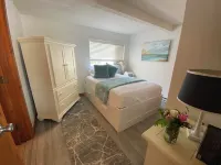 Beach House steps from the ocean! Old Lyme, CT