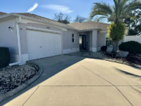 The Coconut Courtayrd-Private Pool& Tiki Hot Tub-Minutes from Fun-Walk 2 Golf Hotels in The Villages