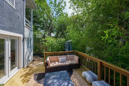 Delightful Small Town Escape — Sauna & Parking