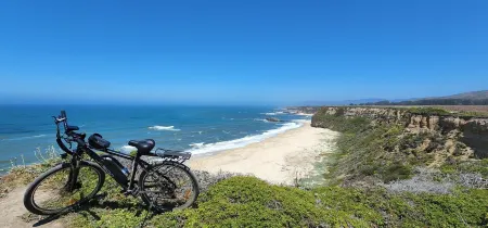 Poplar Beach Home Отели рядом с достопримечательностью «Венис Бич»