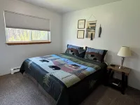 3 Bedroom, 1 Bath Peaceful Lodge Just Minutes From The Kenai River And Soldotna!