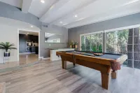 Picturesque Laurel Canyon Home w/Heated Pool/Spa