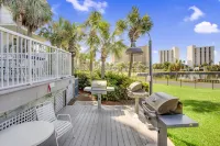 Spacious Condo @ Excellent Location with Private Beach and Amazing Pools!
