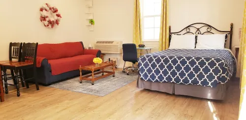 High Meadows Cottage on 16 Acres property, No Pet Fee