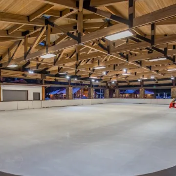 Fremont Crossing home steps to Village and SHARC.  Sharc Passes, New Hot Tub