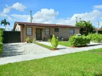 Lux CLEAN Family-ready retreat games, proximity to FIU, Everglades, Shopping + Hotel dekat Florida International University