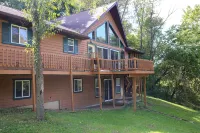 Lakeside Haven Home On Birch Lake, Sleeps Up To 12 People.