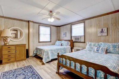 Emerald Isle Vacation Beach house Hotels near Public Beach Access(No Parking)