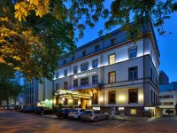 Best Western Premier Hotel Victoria Hotels near Schwabentor