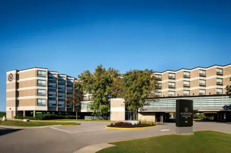 Sheraton Montreal Airport Hotel Отели в г. Пуэнт-Клер