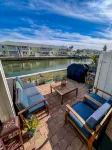 Large 1 Bedroom w/ Large Patio, Kayaks, Pickleball Courts, and on the Bay