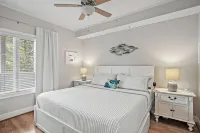On 30A~Brand New Public Beach Access~2 Minute Walk to the Beach~Bike to Seaside! Hotels in der Nähe von Blue Mountain Beach