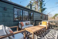 Renovated lakefront home, minutes to downtown Raleigh! - วิว
