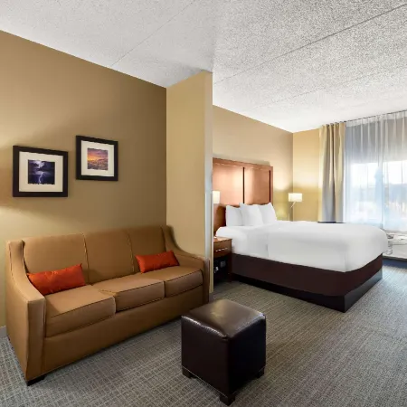 Comfort Inn & Suites Near Kino Sports Complex