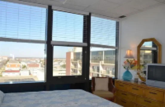 Ocean-Front Penthouse 3BR/2BA/7Bed @ Regency Tower