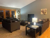 Quiet Spacious 5-Bedroom House or Crafting Retreat in Chilton, WI!