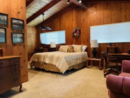 Oceanfront Home, Stone Steps Beach Access, Jacuzzi on Oceanfront Deck