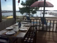 Charming Beachfront Townhome-Screen Porch-Sundeck-Beach and 4 Parking Spots!