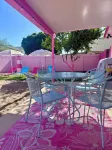 The Dream House Hideaway - Barbie Pool, 1 mile from Mattel Adventure Park