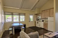 Newly Renovated 4BR / 4BA Pet-Friendly, Best Walking Location At Boyne Mountain