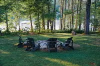 Modern Cottage on Lake Chatuge • N Georgia Lakefront w/Private Dock • Sleeps 8 - 4성급