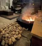 Cozy Home with LOTS of space- Less than 1 mile to ISU & IWU, 5 miles to airport