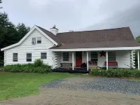 Located in the heart of Stowe Hollow!!! Close to town!!! Close to skiing!!! Hotels near Grand view Farm