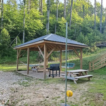 Lake Watauga FAMILY FUN, Sunny Lake Front Home  Private Dock  Water Toys WiFi