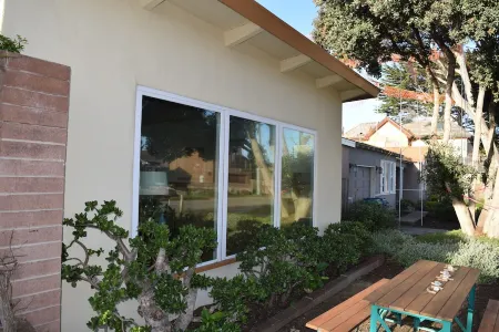 Birdies, Beaches and Butterflies in Pacific Grove! Pet Friendly-Premier Location