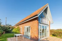 Traditional Norfolk Coastal Cottage Hotels near Park Farm, Blickling