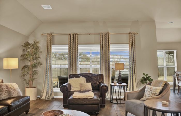 5 star single level home, 4 bdrm, 3 bath + private office and great backyard!